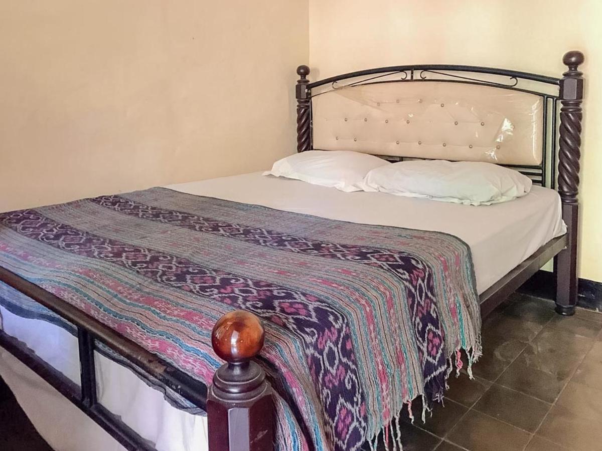 Oka Homestay Mitra Reddoorz Mataram Exterior foto